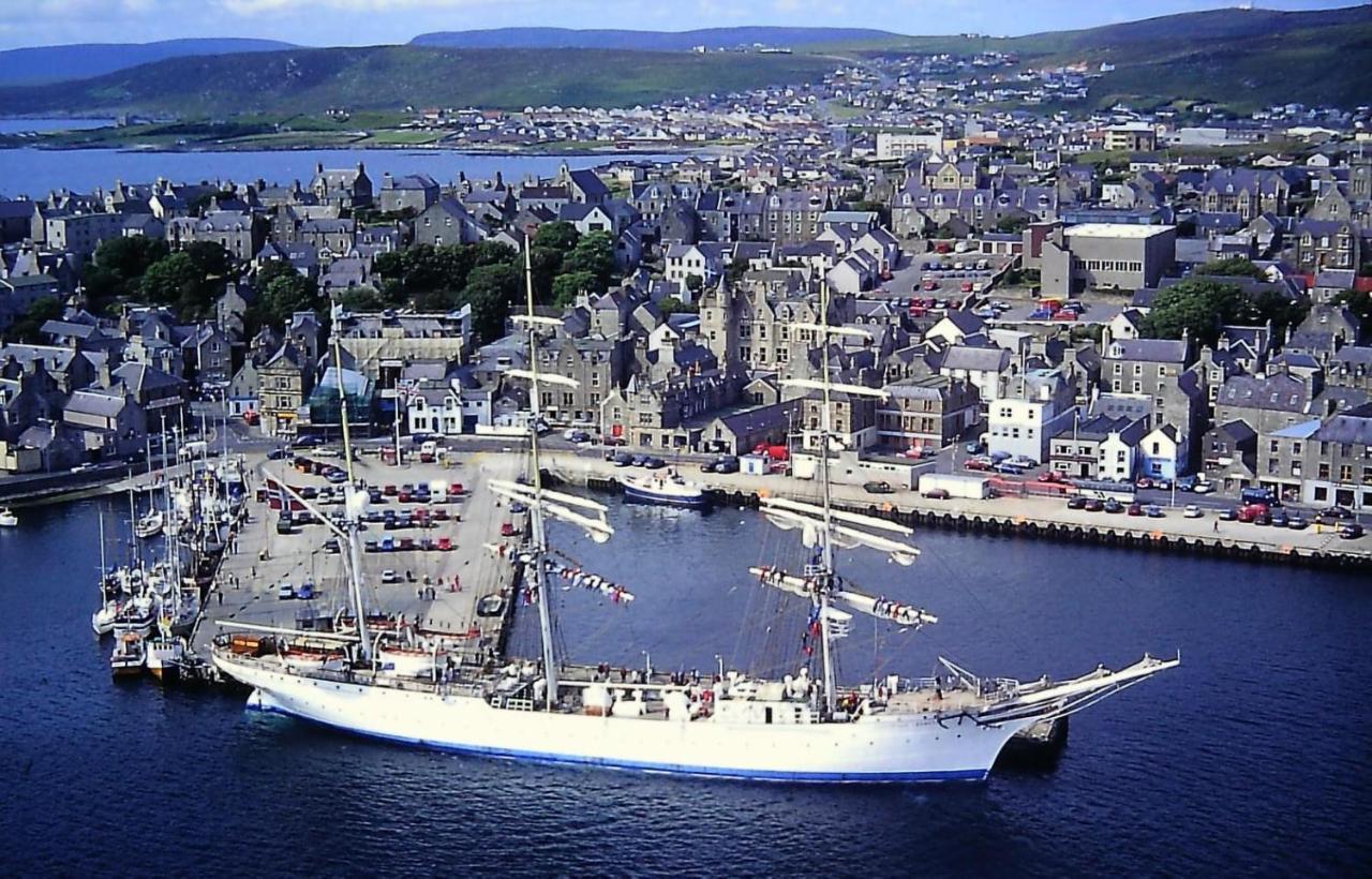 Norlande Hotel Lerwick Exterior photo